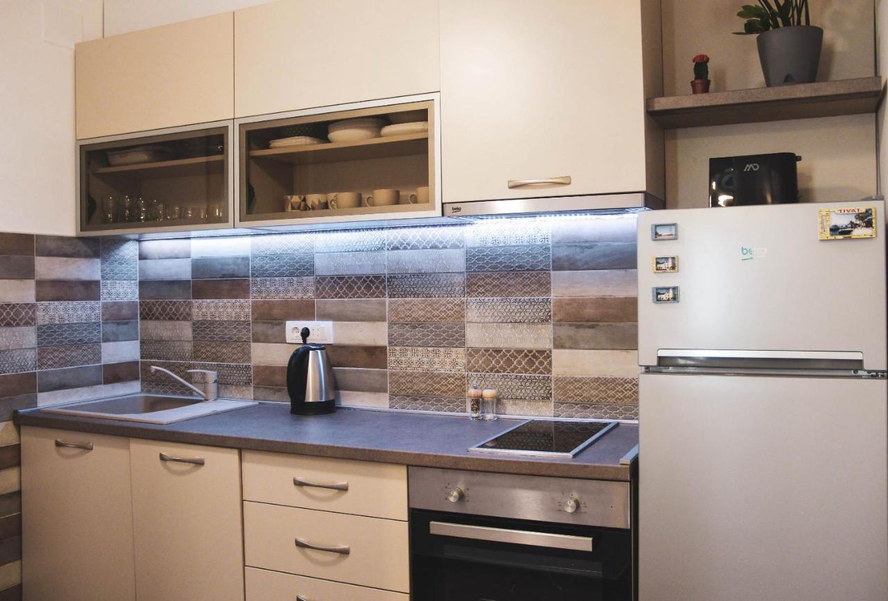 Apartments Tramonto Тиват Екстериор снимка
