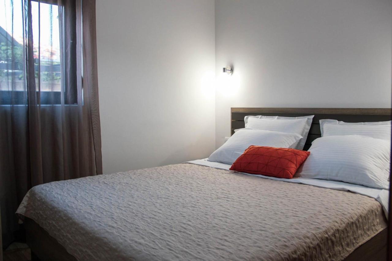 Apartments Tramonto Тиват Екстериор снимка